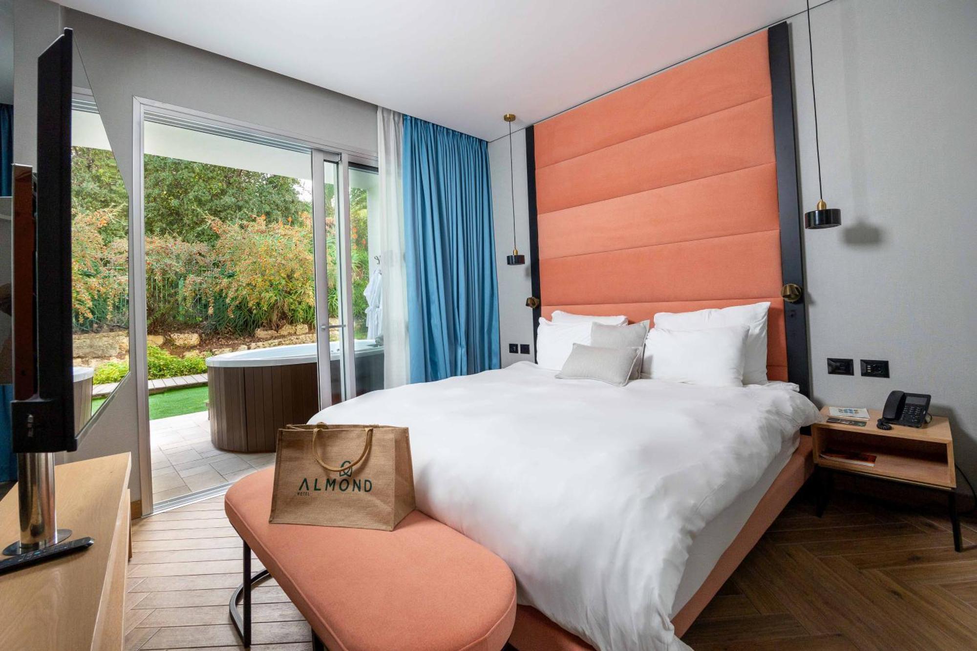 Almond Hotel - Adults Only Neve Ilan Kültér fotó